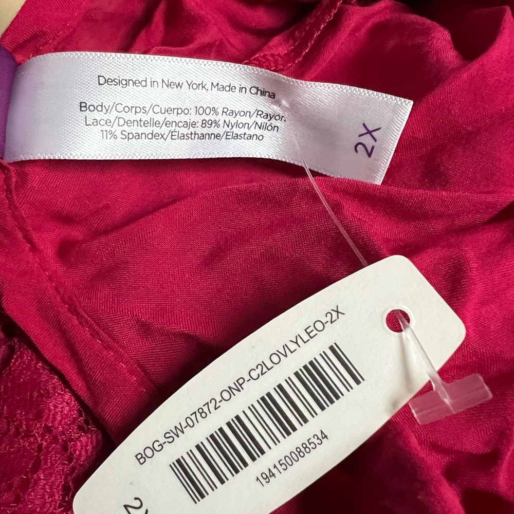 Red robe - Picture 3 of 6